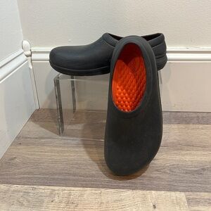 Crocs On The Clock LiteRide™ Slip Resistant Work Slip-On size 8W 6M